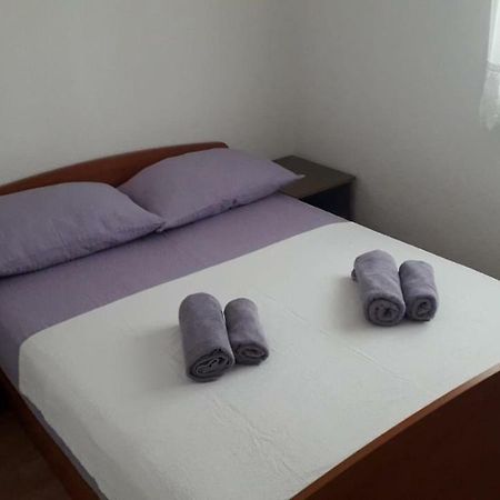 Apartment Hrgic Vir Luaran gambar
