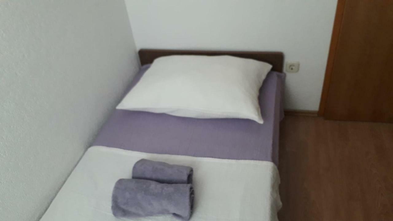 Apartment Hrgic Vir Luaran gambar